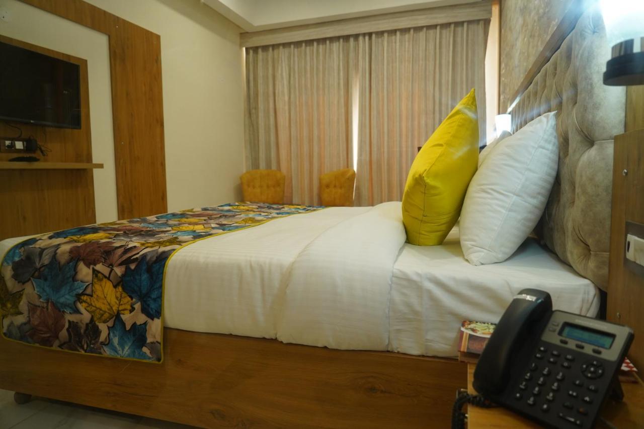Hotel Shanti Sagar Kharar Eksteriør billede
